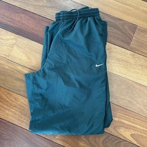 Black Men’s Nike Windrunner Pants